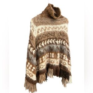 Alpaca vintage handmade in Bolivia 100 percent Alpaca poncho/cape size M-L